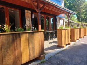 Façade du restaurant le chat gourmand beunaz. Contact Le Chat Gourmand