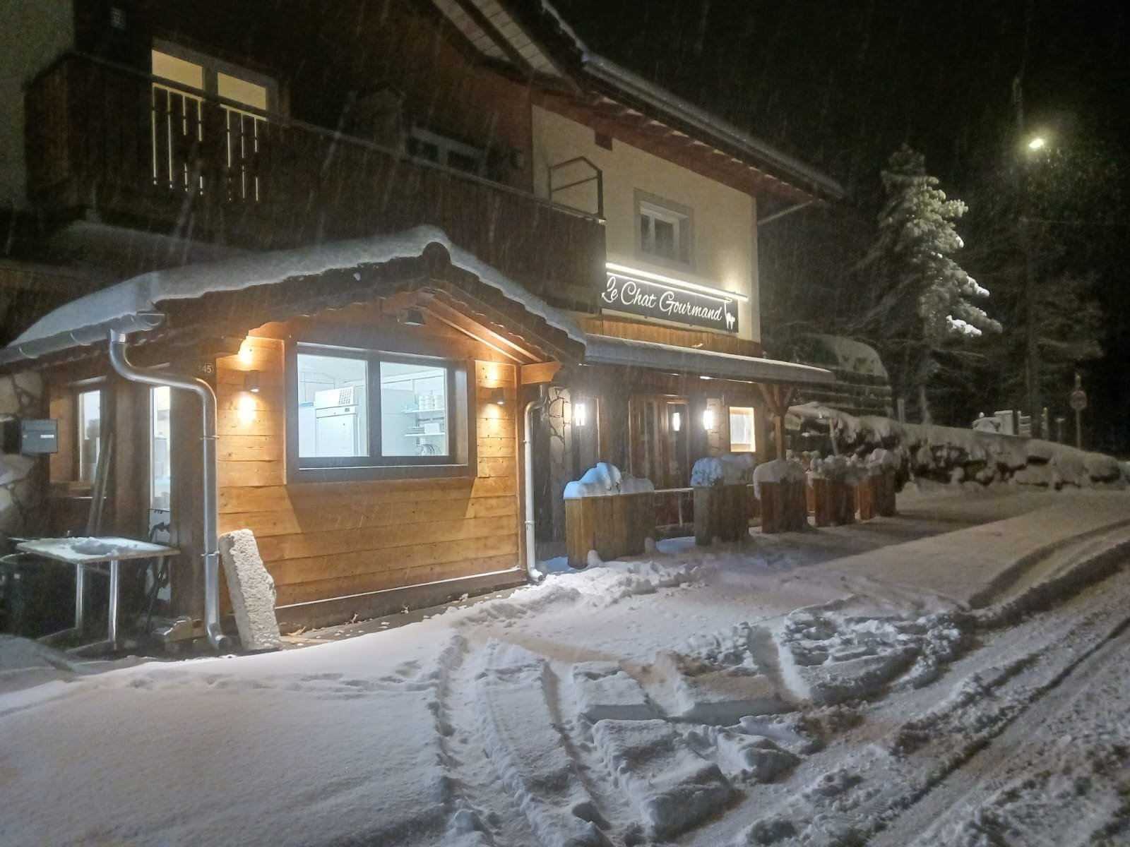 restaurant le chat gourmand beunaz