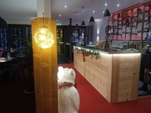 Salle du restaurant le chat gourmand beunaz