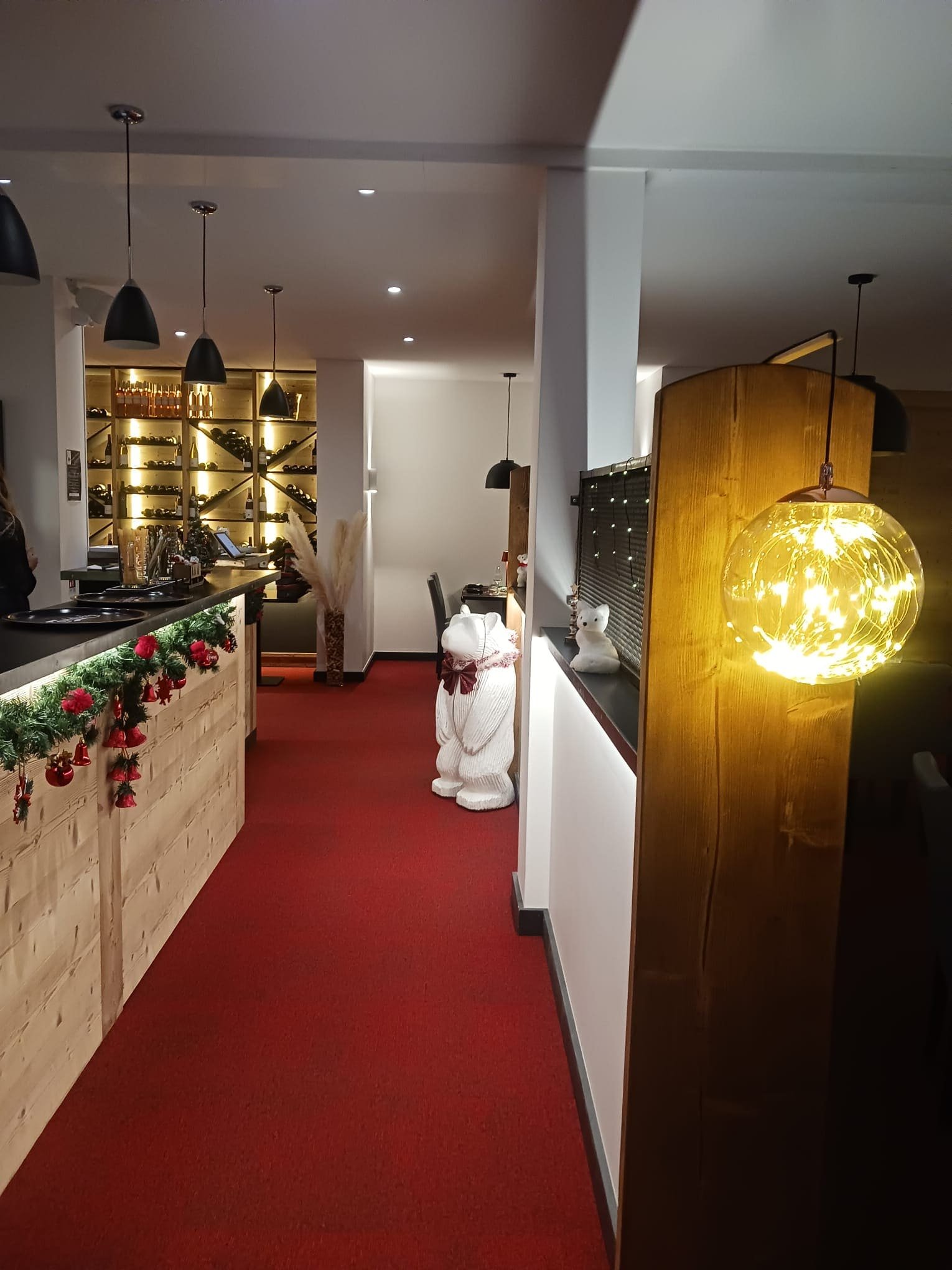 Salle du restaurant le chat gourmand beunaz